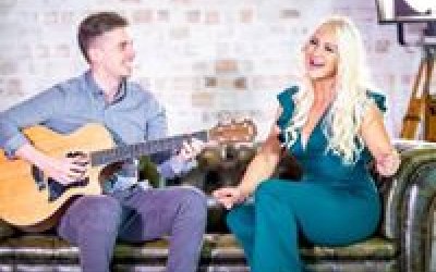 Acoustic duo (Tess)