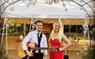 Acoustic duo (Tess)