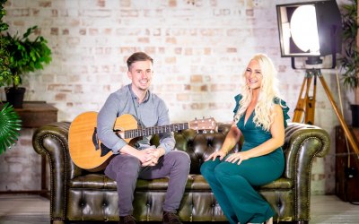 Acoustic duo (Tess)