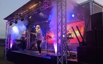 Mobile stage