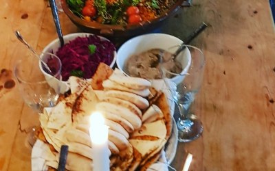 Mezze stle table displays 