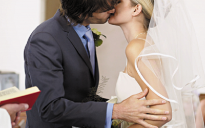 Bride and Groom sealing the deal