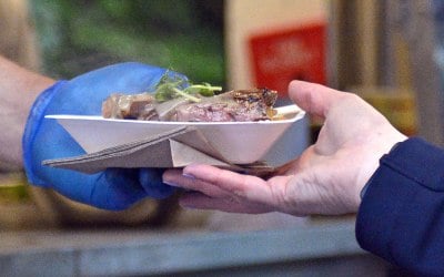 Food action shot