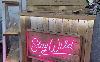 Floral neon bar