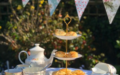 Sunshine & scones = successful garden parte
