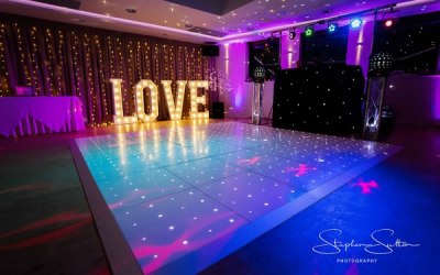 White LOVEs & Dancefloor