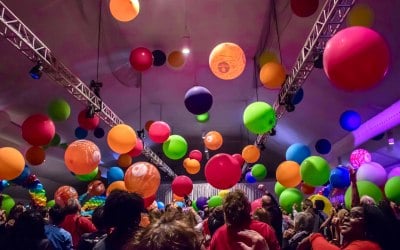 Amazing balloon drops 