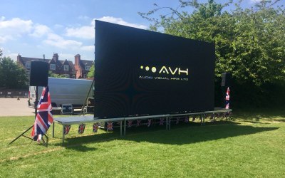 OUTDOOR SCREEN