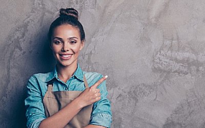Hostess, Hosts always smiling!