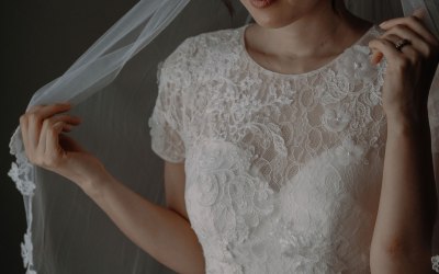 Relaxed bridal portraits