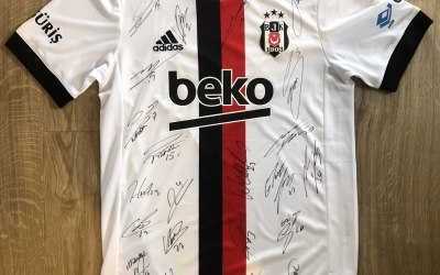 Besiktas - Squad signed shirt