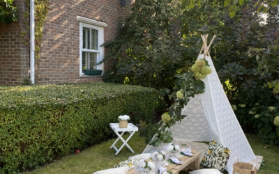 Adult outdoor picnic 