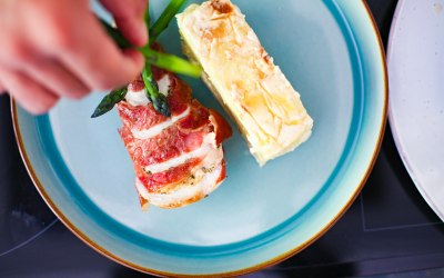 Parma Ham Wrapped Chicken, Dauphinoise Potatoes, Asparagus, Jus
