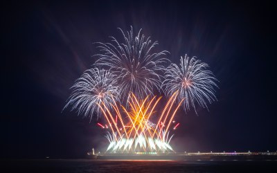 folkestone-harbour-arm-10th-anniversary-fireworks-03-pyrotek-fireworks-limited-photography-credi.jpg folkestone-harbour-arm-10th-anniversary-fireworks-03-pyrotek-fireworks-limited-photography-credi.jpg
