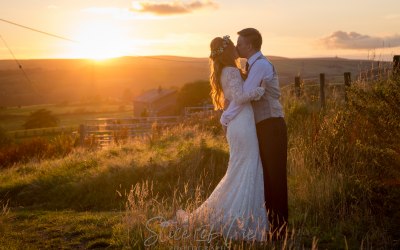 couple-kissing-in-the-sunset-at-the-wellbeing-farm.jpg