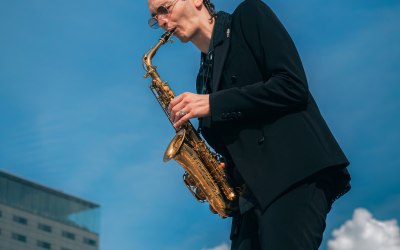 adisax2.jpg
