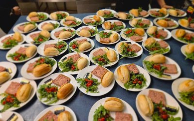 sit-down-dinner-event.jpeg sit-down-dinner-event.jpeg