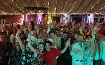 wedding-dancefloor-party-energy-the-hound-dogs.jpg wedding-dancefloor-party-energy-the-hound-dogs.jpg