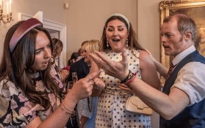 theoracle-weddingguests-reaction-1.jpg