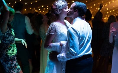 naz-duncan-first-dance-kiss.jpeg naz-duncan-first-dance-kiss.jpeg