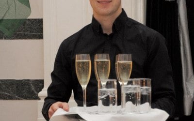 waiting-staff.jpg waiting-staff.jpg