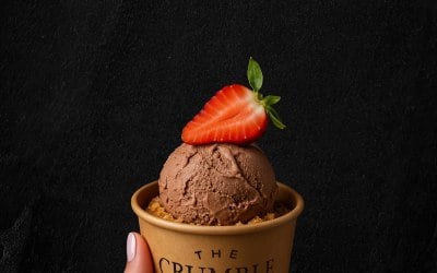 chocolate-ice-cream-crumble-black-background.jpg