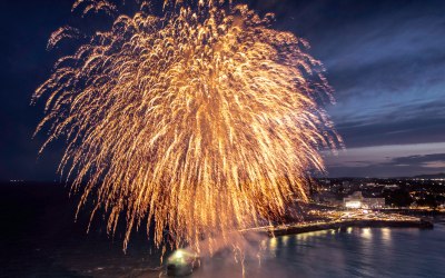 folkestone-harbour-arm-10th-anniversary-fireworks-pyrotek-fireworks-limited-photography-credit-d.jpg folkestone-harbour-arm-10th-anniversary-fireworks-pyrotek-fireworks-limited-photography-credit-d.jpg