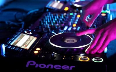 pioneer-dj-set-static-shot-v1mcbvae-f0000-1.jpg