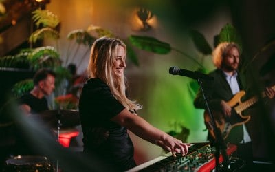 session-2025-1002.jpg session-2025-1002.jpg