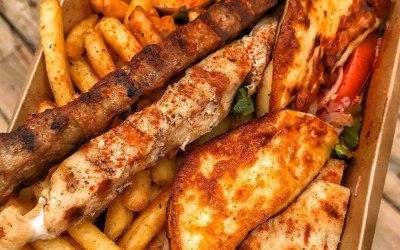 Special mix box Chicken, Pork, beef-lamb & Halloumi cheese 