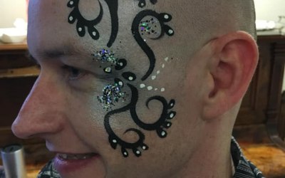face-paint-black-silver-swirls-fyling.jpg face-paint-black-silver-swirls-fyling.jpg