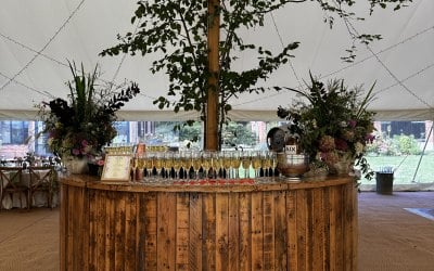 reception-drinks-on-bar.jpg