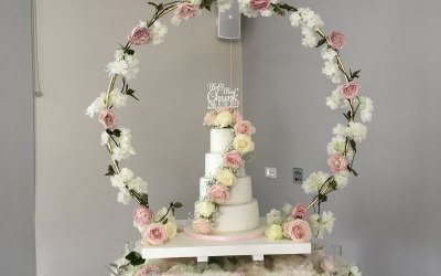 Hoop wedding cake