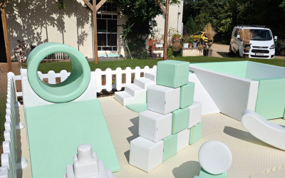 Tunnel, slide, blocks and ball pit