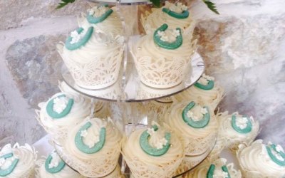 Country wedding cupcakes