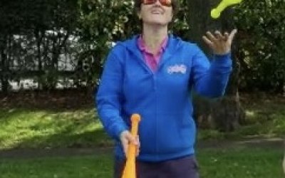 Liz juggling 