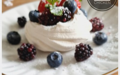 Meringue with berries