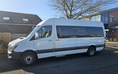 Executive Mercedes Minibus 