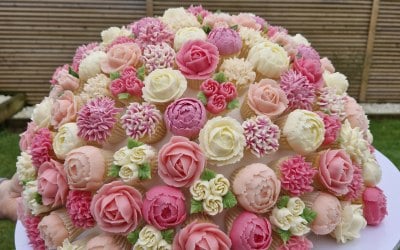 Floral mini-cupcake dome