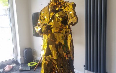 Gold mirror Man