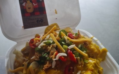 Chicken curry baked tattie