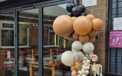 Halloween display freestanding