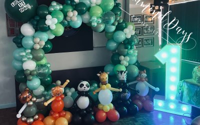 Jungle / safari 1st birthday set up 