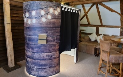 Rustic photobooth