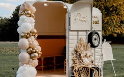 Horsebox booth