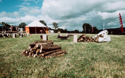 The calm before the storm of a festival wedding in Devon