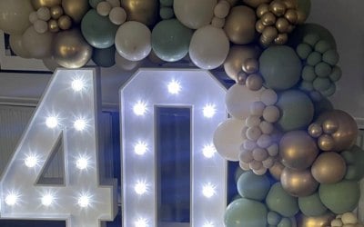 4FT Light up numbers & balloons