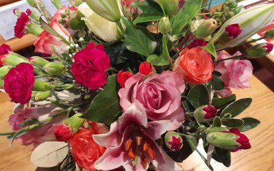 Vibrant Table Centres/Bouquets Vibrant Table Centres/Bouquets