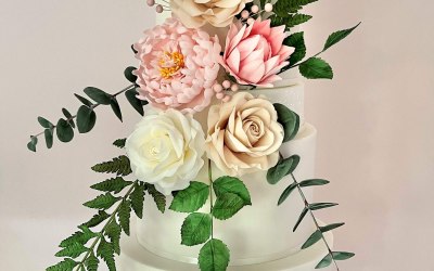 5 tier elegant wedding cake with handmade sugar flowers