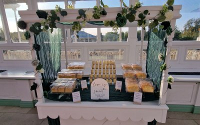 Dessert cart